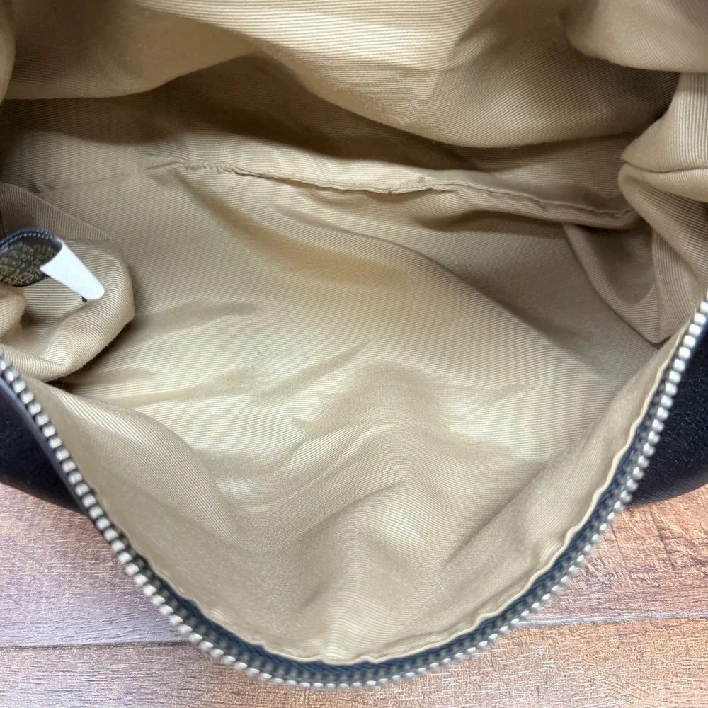 Banana Republic brand banana